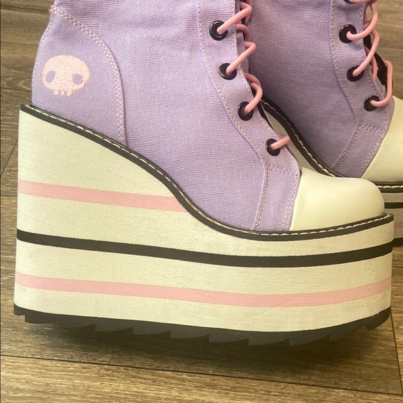 YRU “Kuromi” Platform Lace-Up Boots - Picture 7 of 14